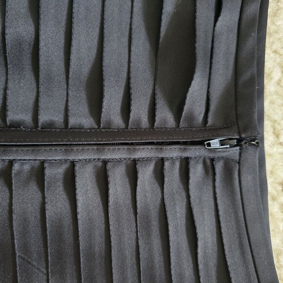 JS Collections Lord and Taylor Black Satin Ruffled Pencil Skirt Size 6 - Picture 4 of 10